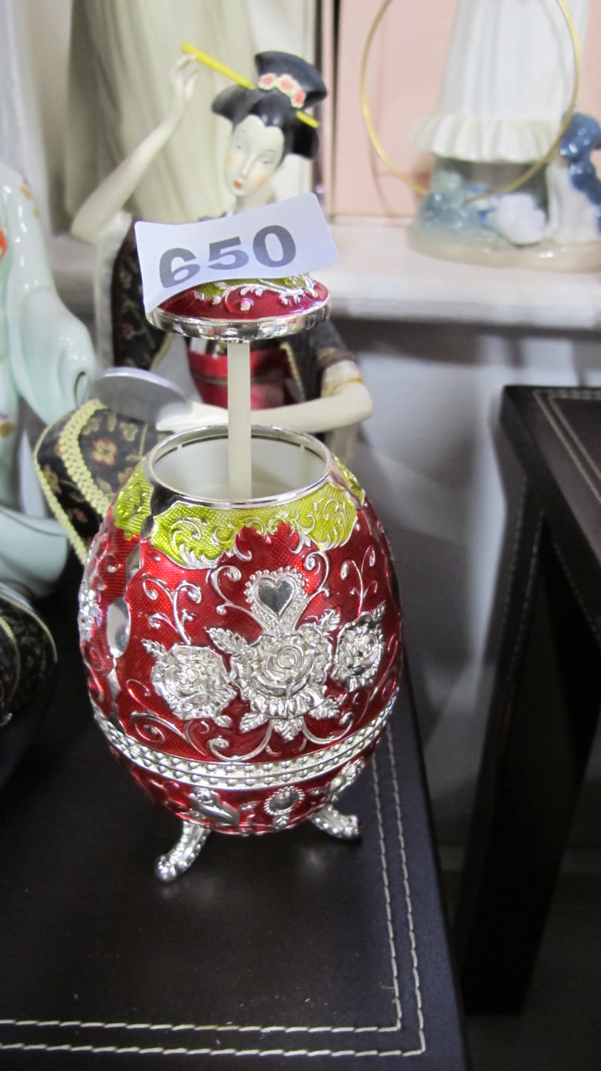 Lot 650: unusual decorated Egg