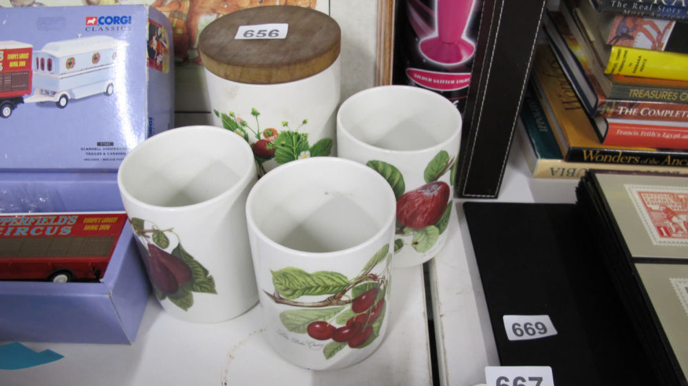 Lot 656: Port Meirion Pomona pattern jars