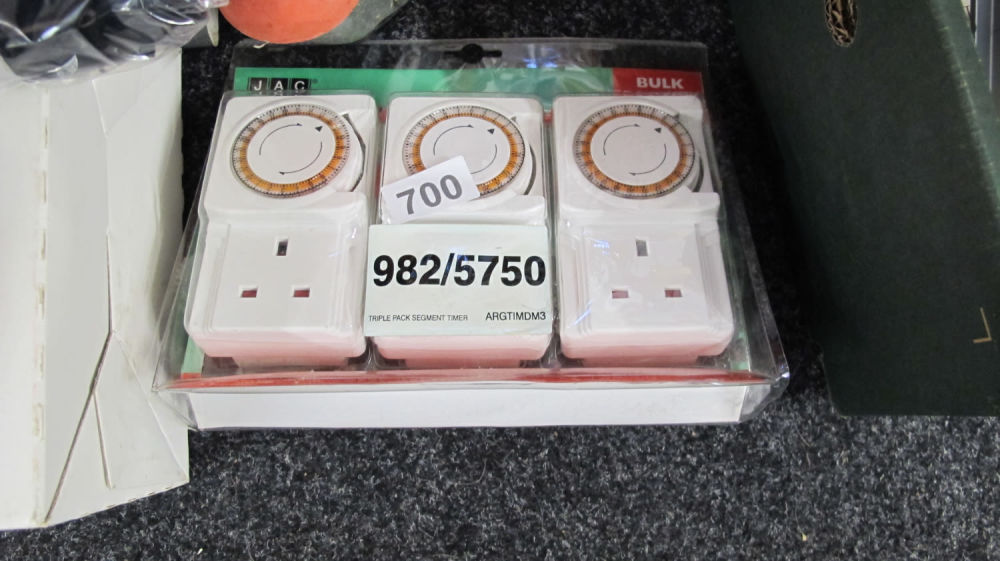 Lot 700: Triple pack of timer plug sockets