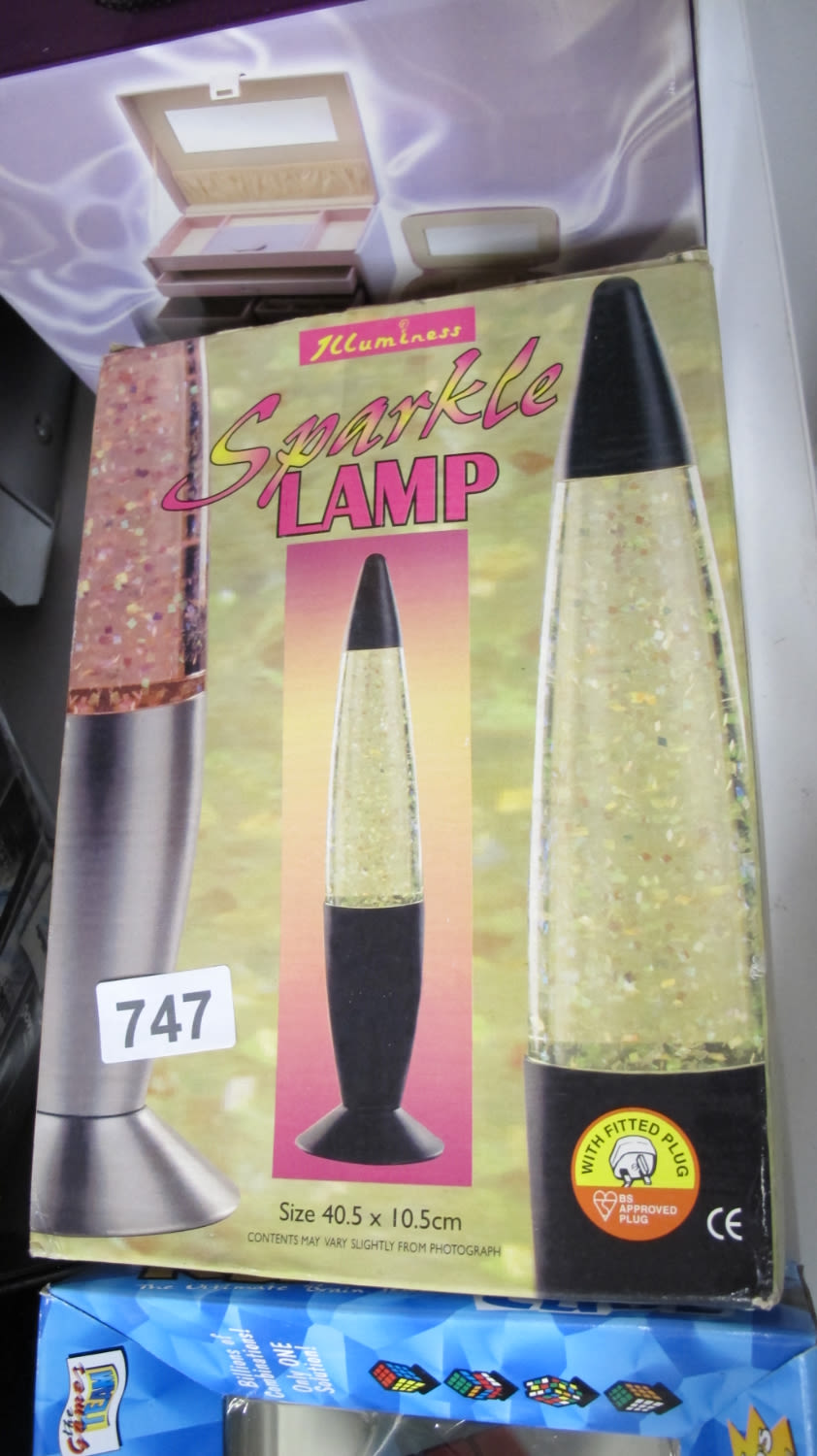 Lot 747: Sparkle glitter lamp