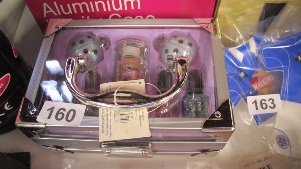 Lot 160: New make up case. Ideal Valentines gift!