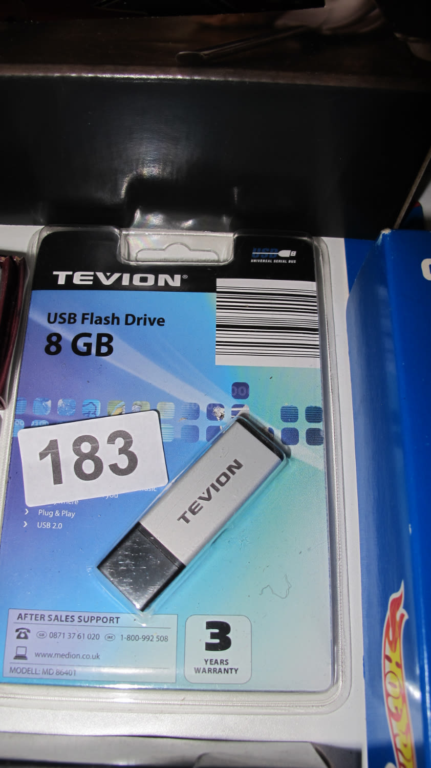 Lot 183: New students 8gb USB drive