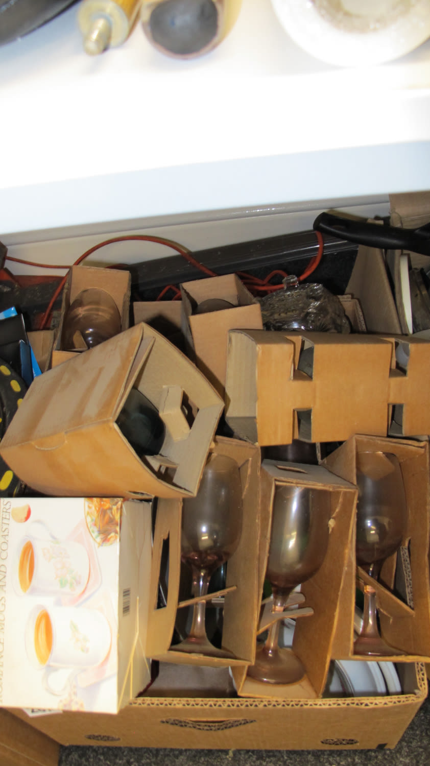 Lot 287: Box of new glasses etc