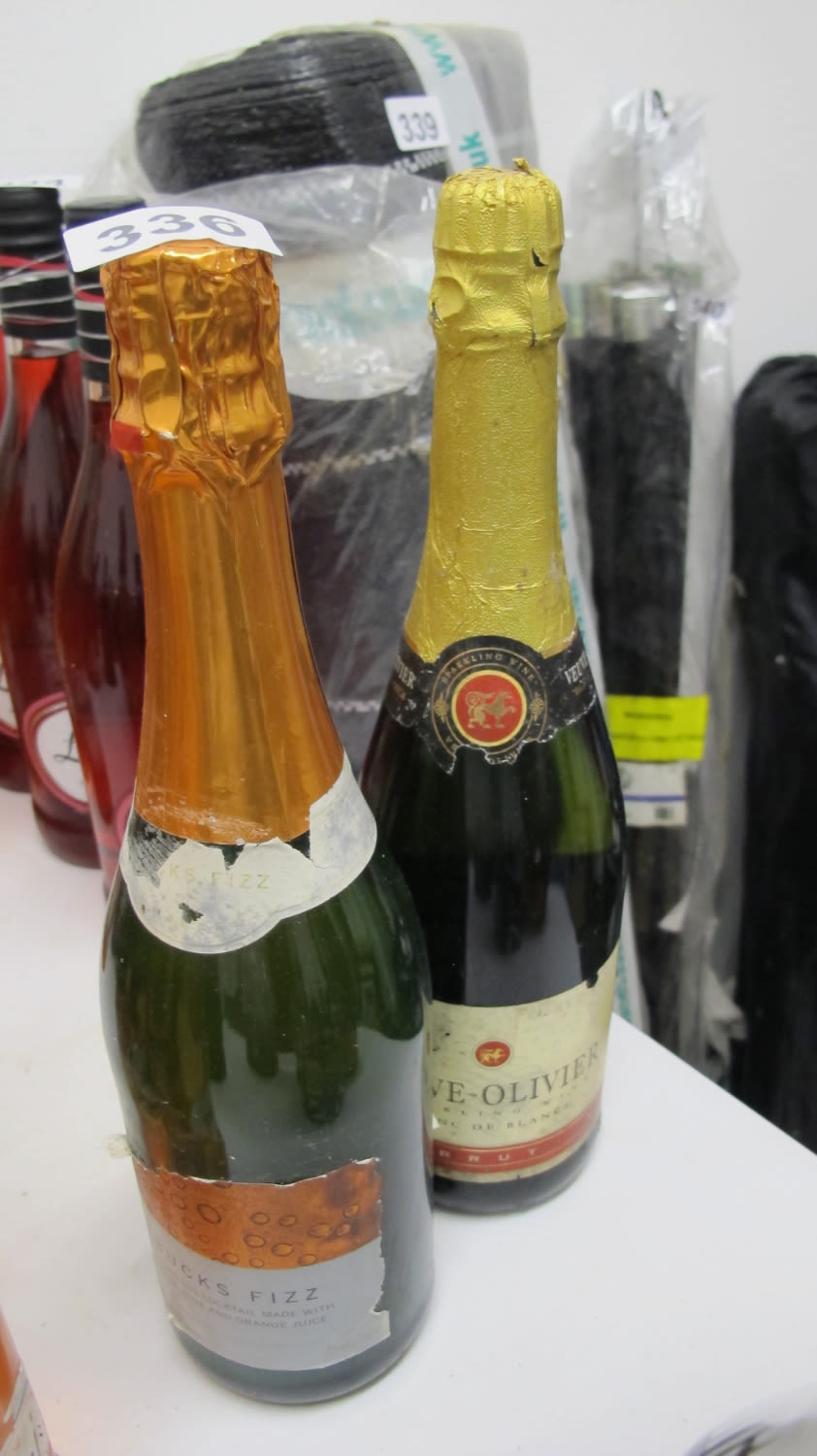 Lot 336: 2 bottles of fizz