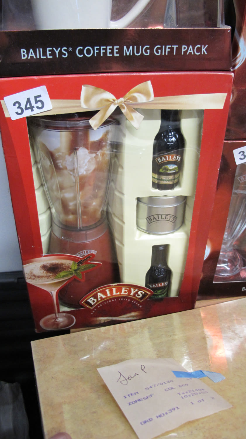 Lot 345: Baileys gift set