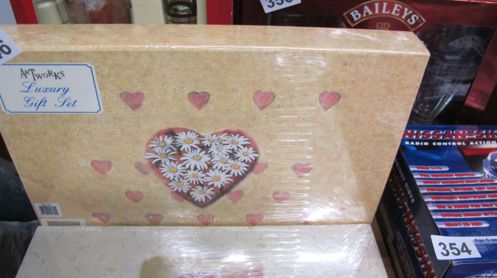 Lot 346: Artworks Luxury gift set