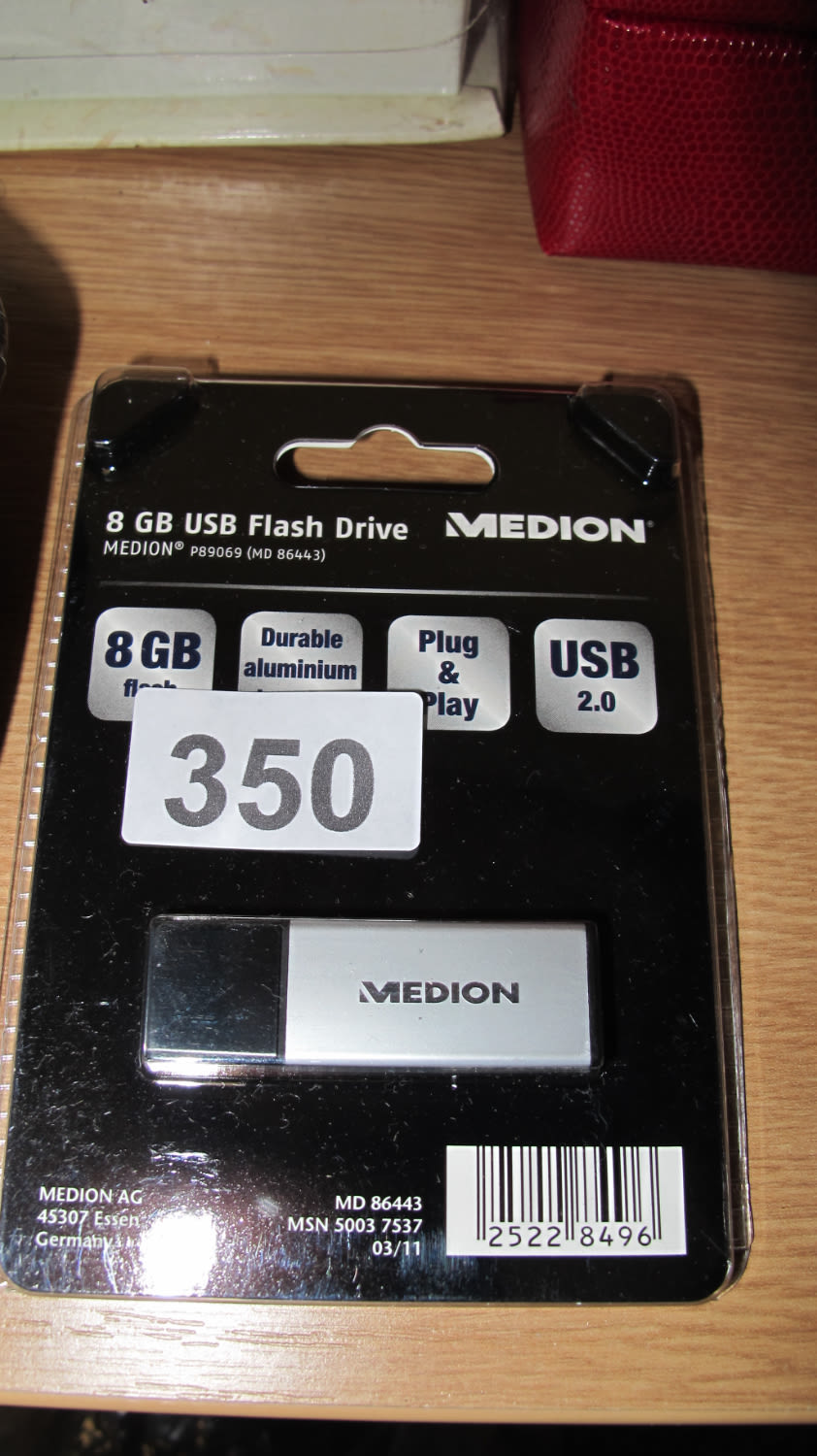 Lot 350: 8GB student flash drive