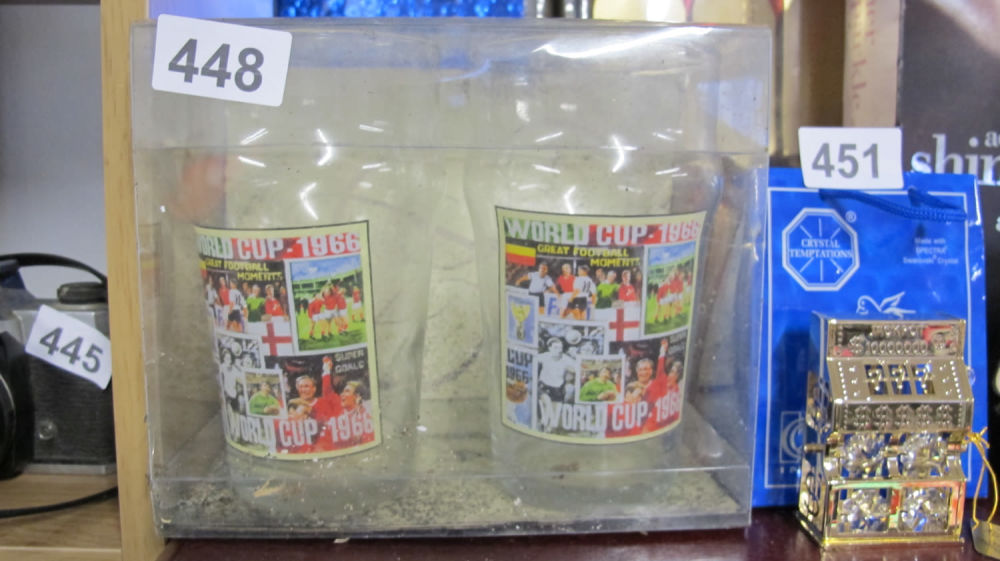 Lot 448: Boxed rare world cup England team 1966 pint...
