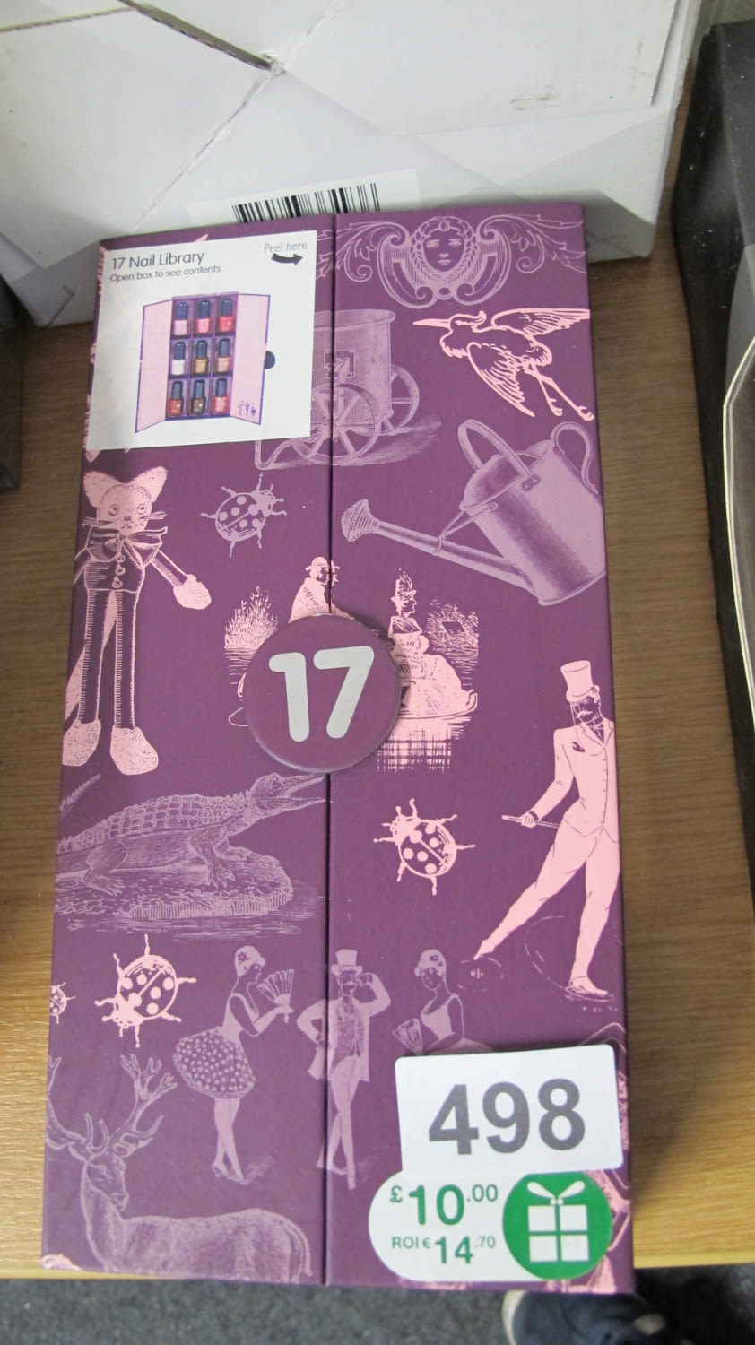 Lot 498: N017 nail polish gift set ideal for Valentines...