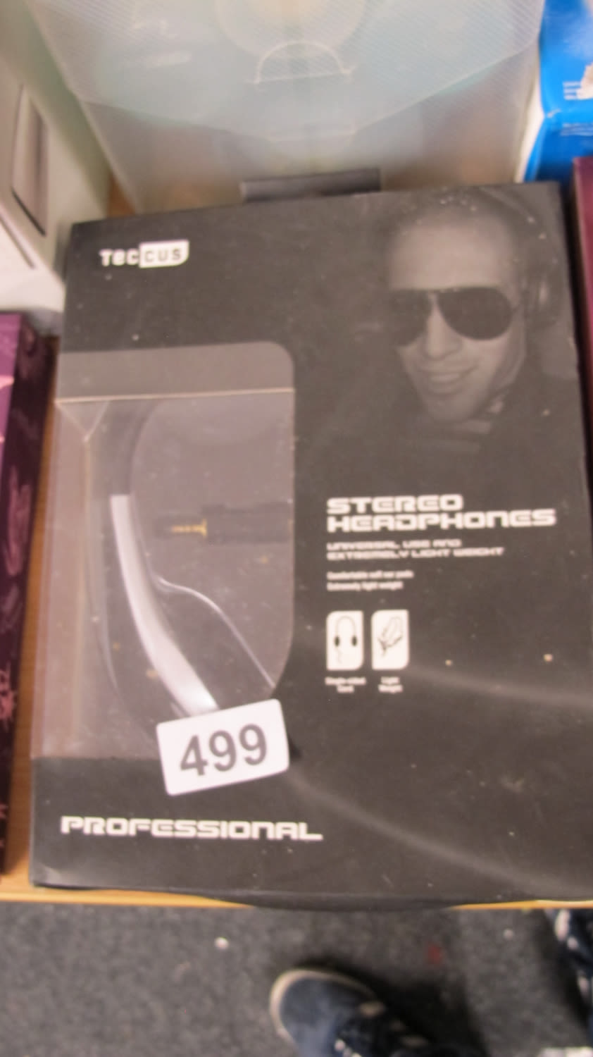 Lot 499: Teccus professional stereo headphones ideal for man Valentines...