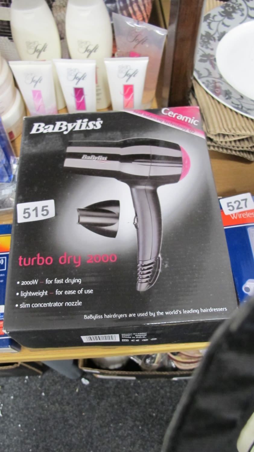 Lot 515: Babyliss ceramic turbo dry 2000 hairdryer ideal for...