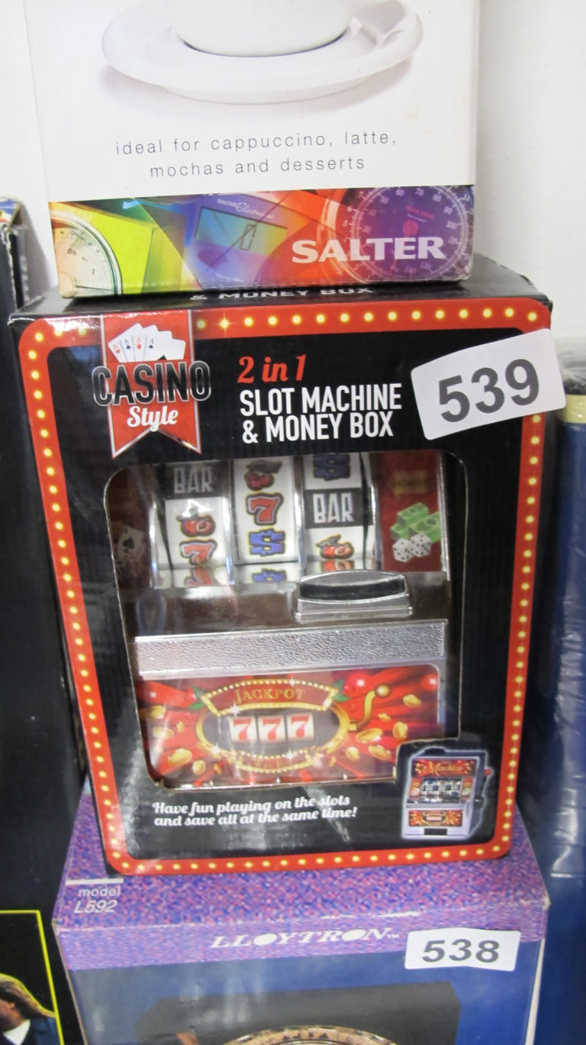 Lot 539: Slot machine money bank  ideal for Valentines gift