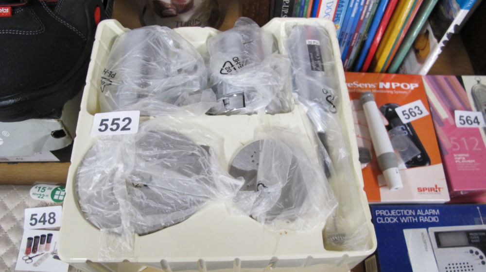 Lot 552: frothing device