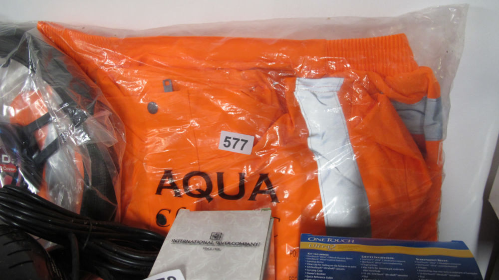 Lot 577: builders padded warm hi visibility jacket