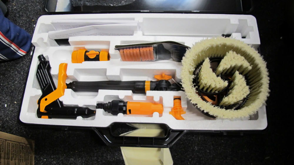 Lot 649: Hose attachments