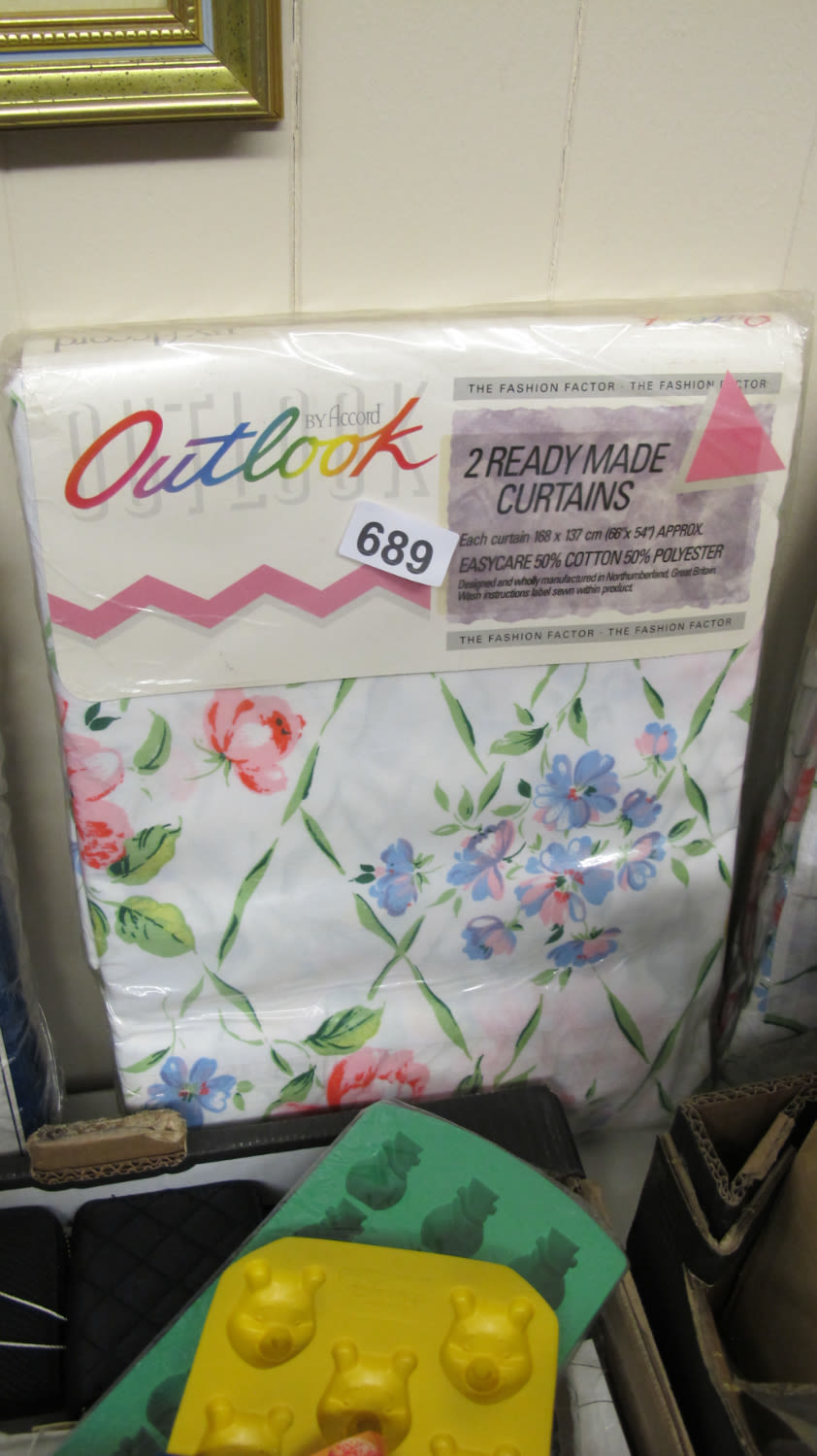 Lot 689: Curtains 66" x 54" approx