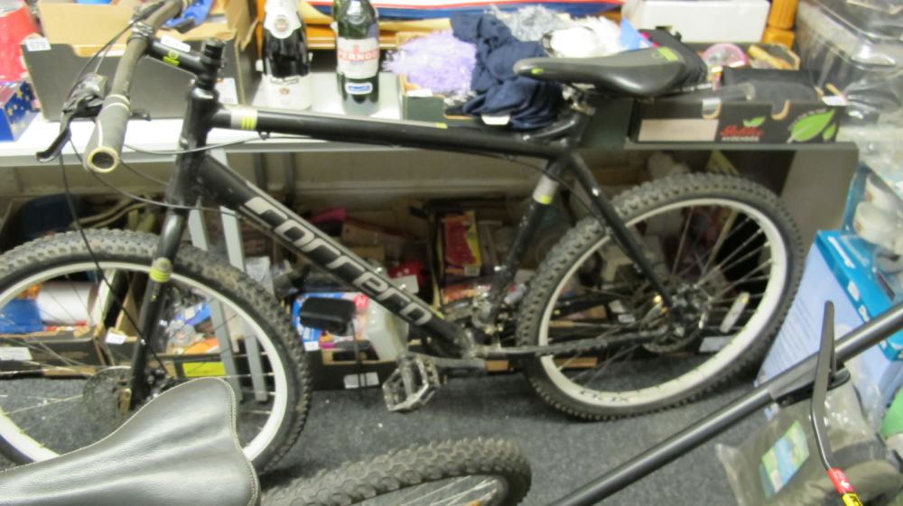 Lot 692: Carrera mountain bike with disc brakes and limited...