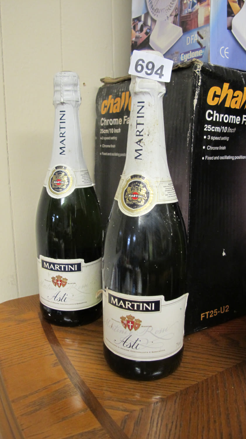 Lot 694: 2 bottles of Martini Asti