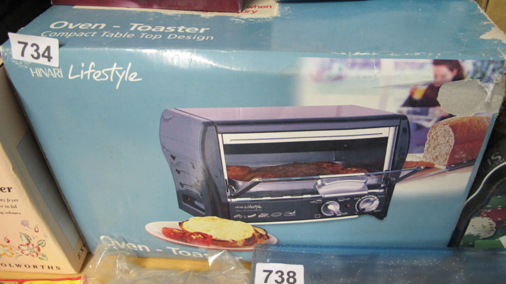 Lot 734: Hinari Lifestyle toaster oven