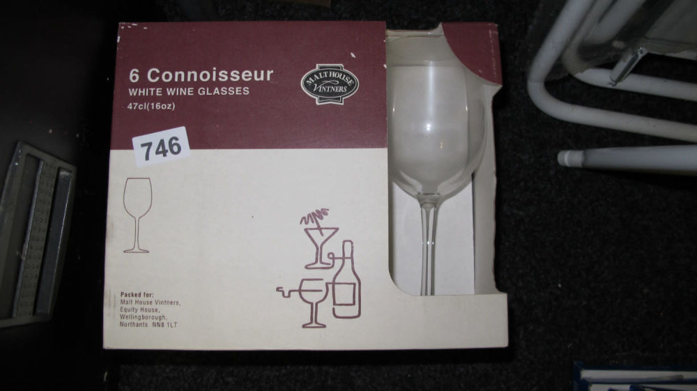 Lot 746: 6 White wine glasses