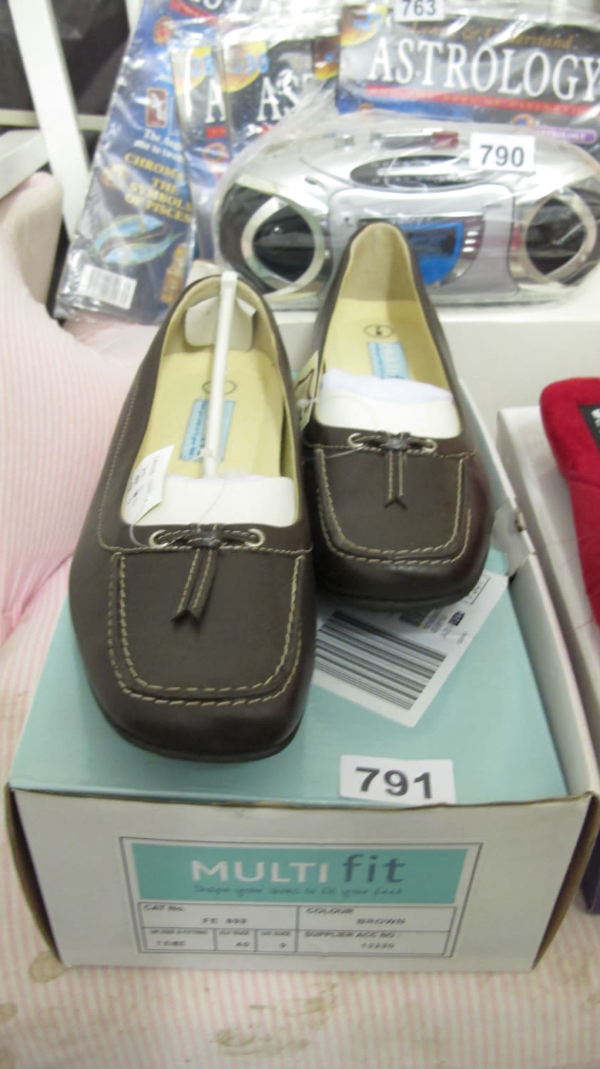Lot 791: New ladies shoes size 7