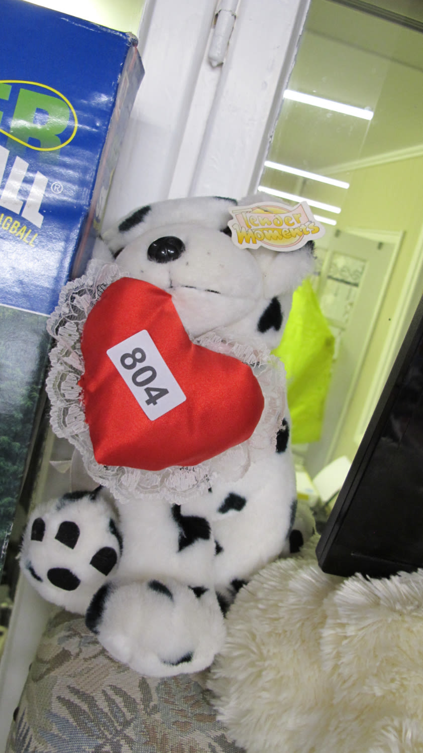 Lot 804: Doggy holding a heart