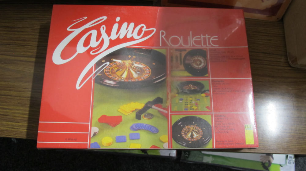 Lot 823: ***
