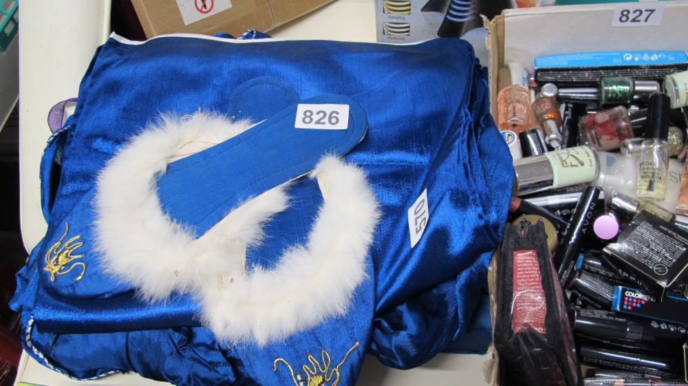Lot 826: ***