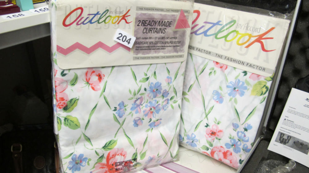Lot 204: 2 packs of vintage floral curtains
