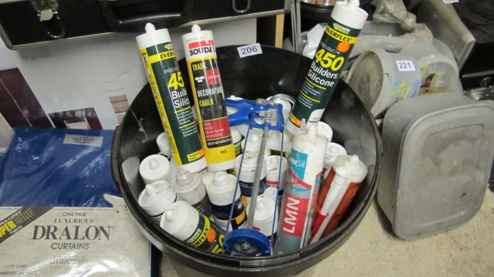 Lot 206: Tub of silicone/caulk