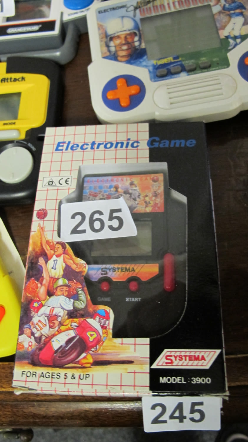 Lot 265: Vintage Systema model 3900 soccer Handheld electronic game