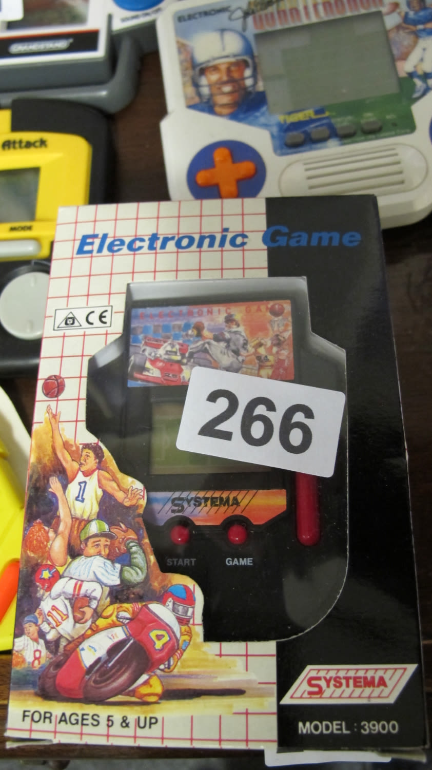 Lot 266: Vintage Systema model 3900 soccer Handheld electronic game