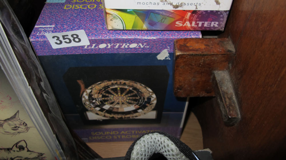 Lot 358: sound activated Disco strobe light