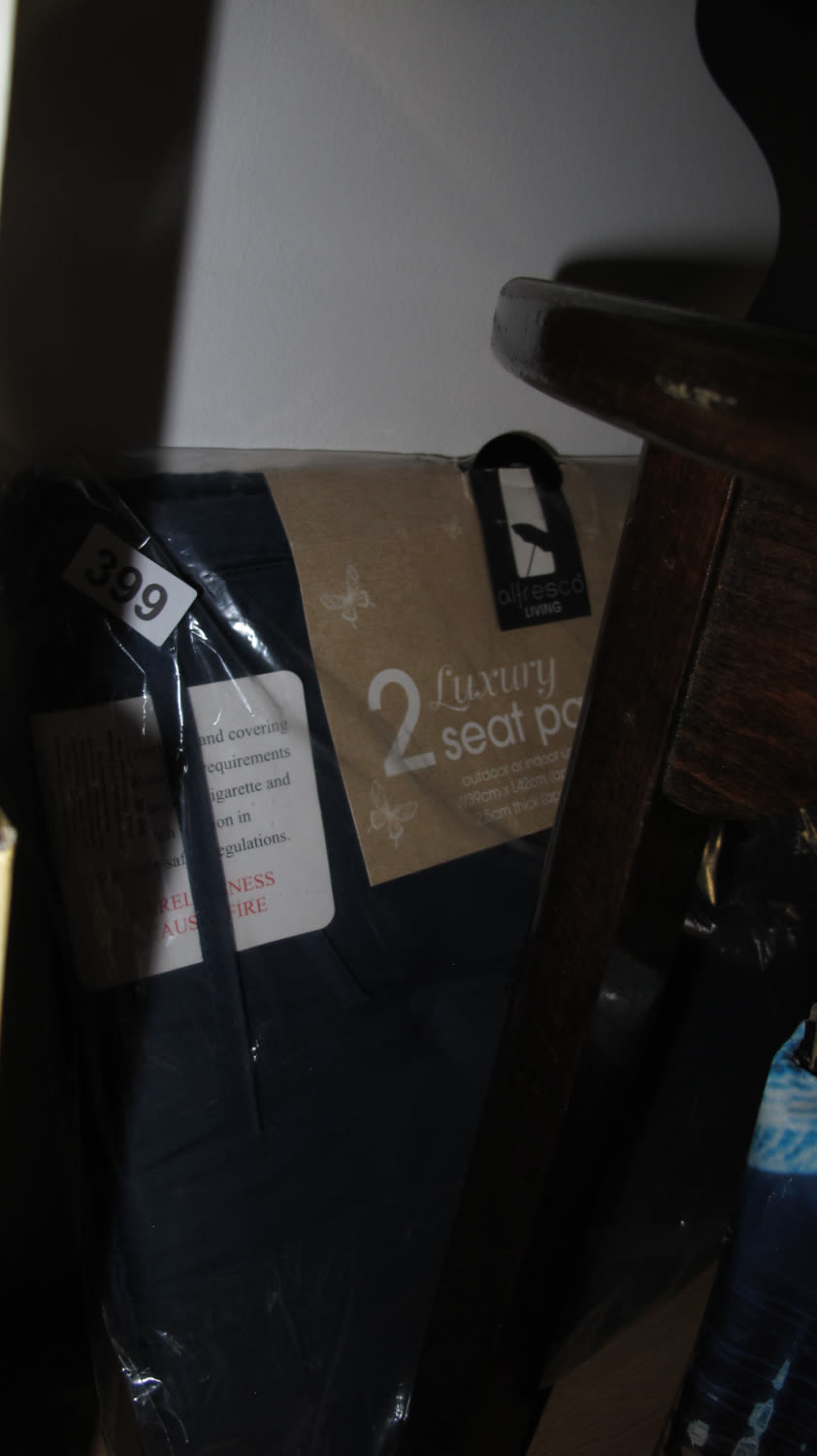 Lot 399: 2 seat pads