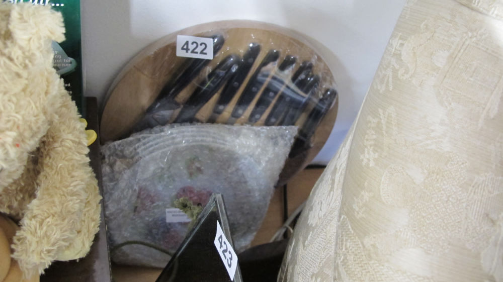 Lot 422: cheese board  Kitchen plates set