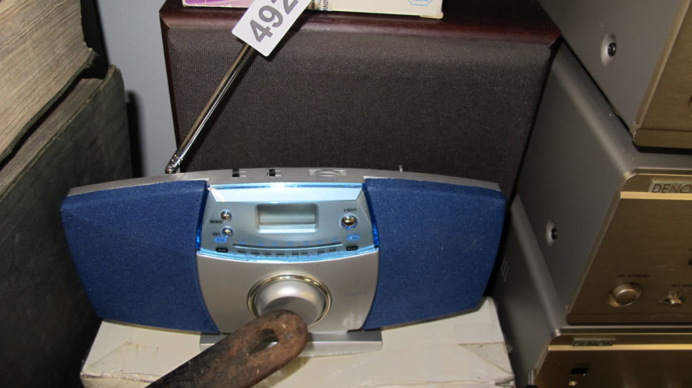Lot 492: crap Radio