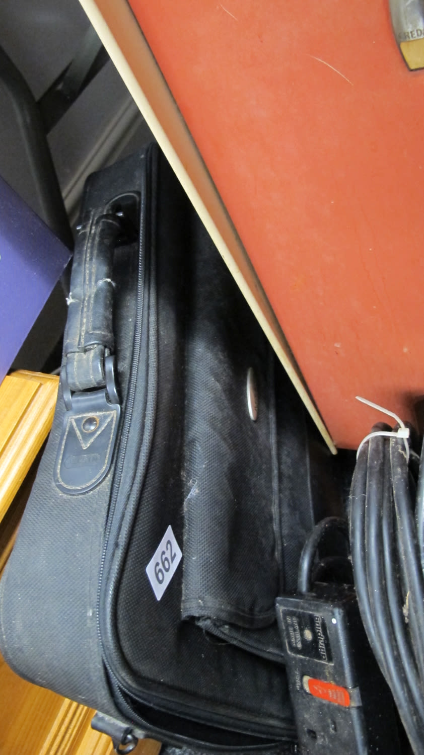 Lot 662: Laptop bag