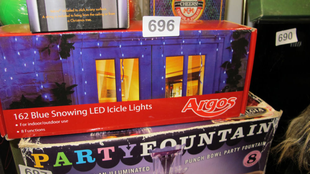 Lot 696: Chrismas Icicle lights
