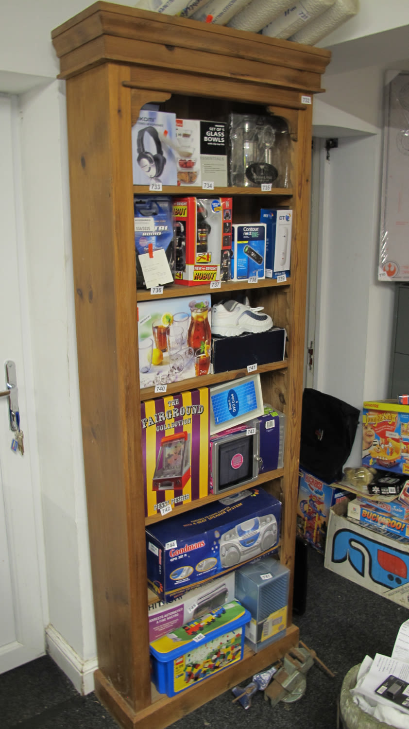 Lot 732: Solid wood bookcase