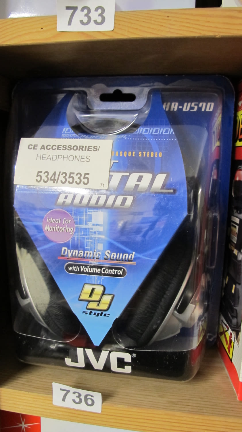 Lot 736: retro JVC headphones