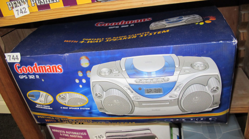 Lot 744: Goodmans stereo