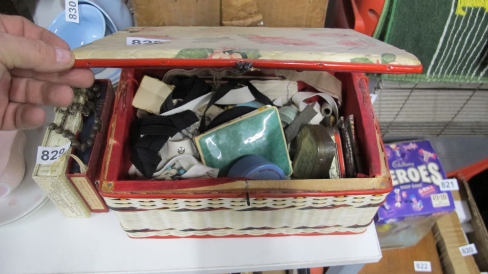 Lot 828: Sewing box and contents