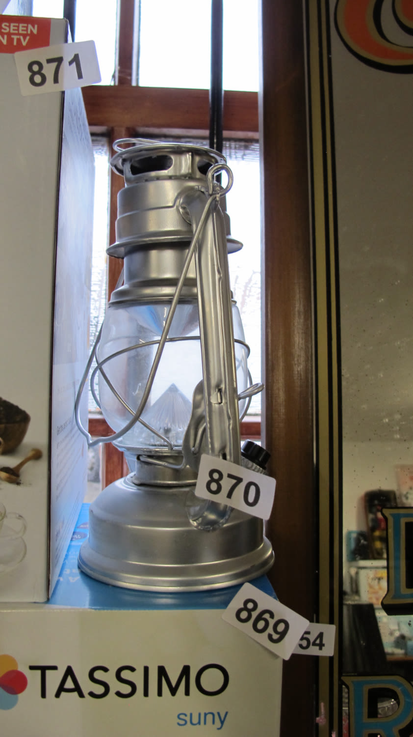 Lot 870: Camping lamp