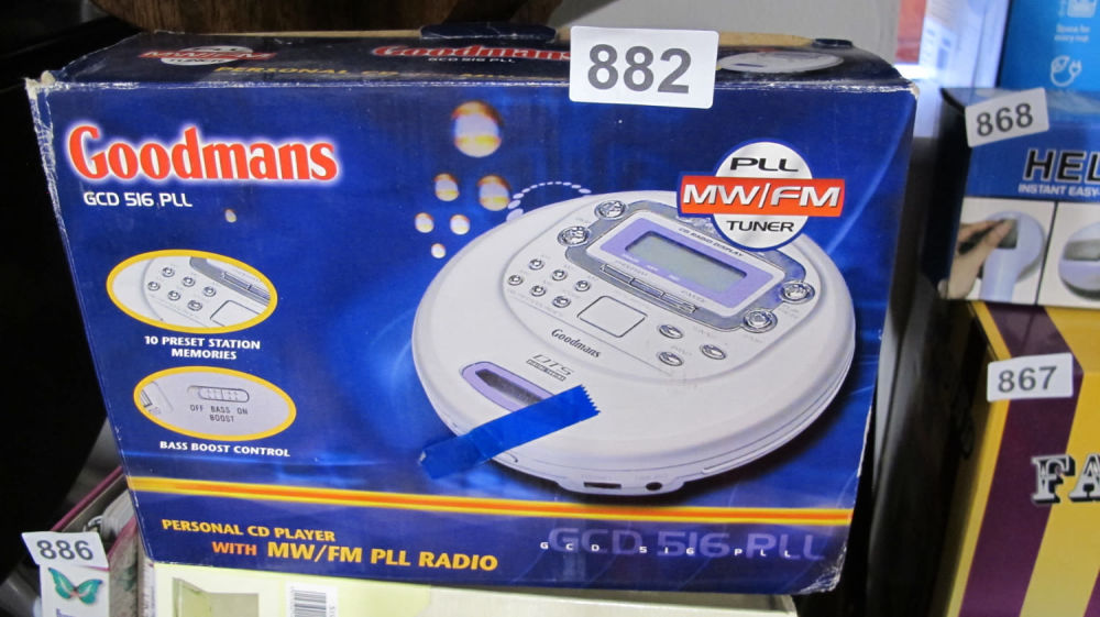 Lot 882: Goodmans CD player