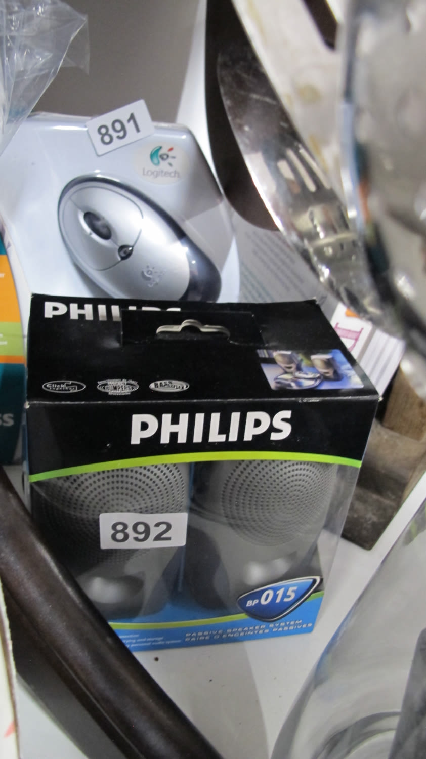 Lot 892: Philips speakers