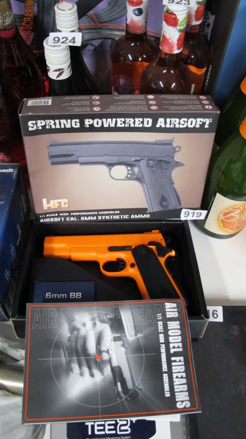 Lot 919: Airsoft gun