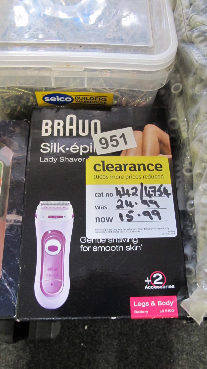Lot 951: Braun lady shaver