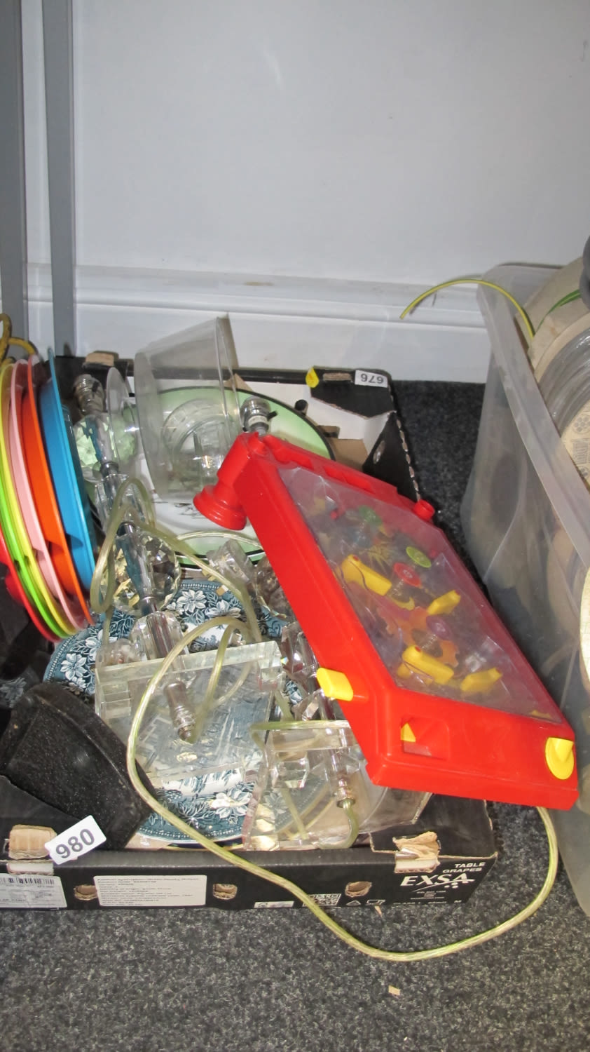 Lot 980: Box of misc