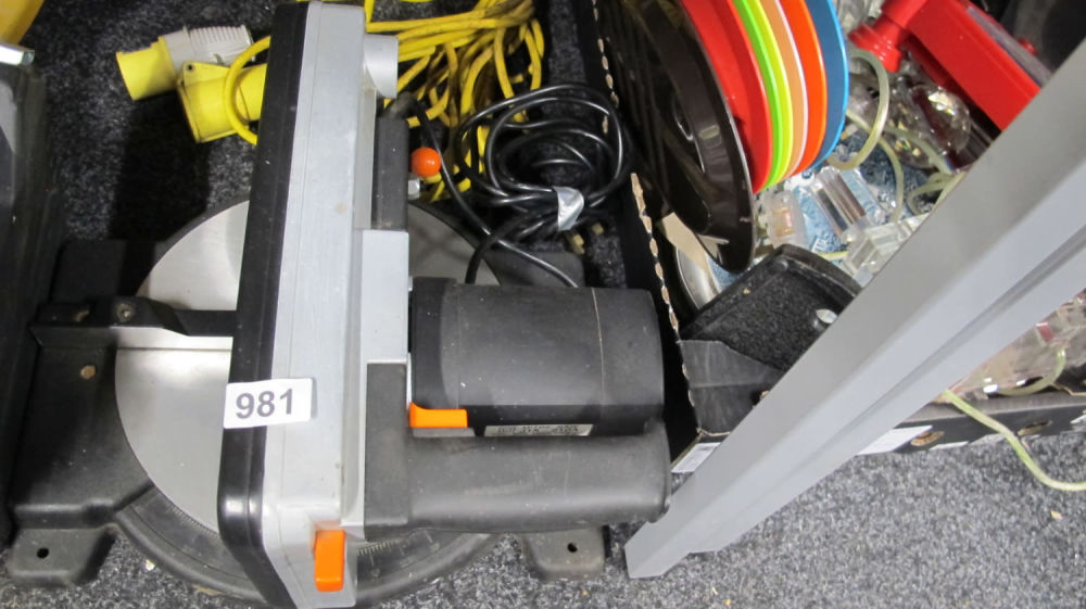 Lot 981: chop saw