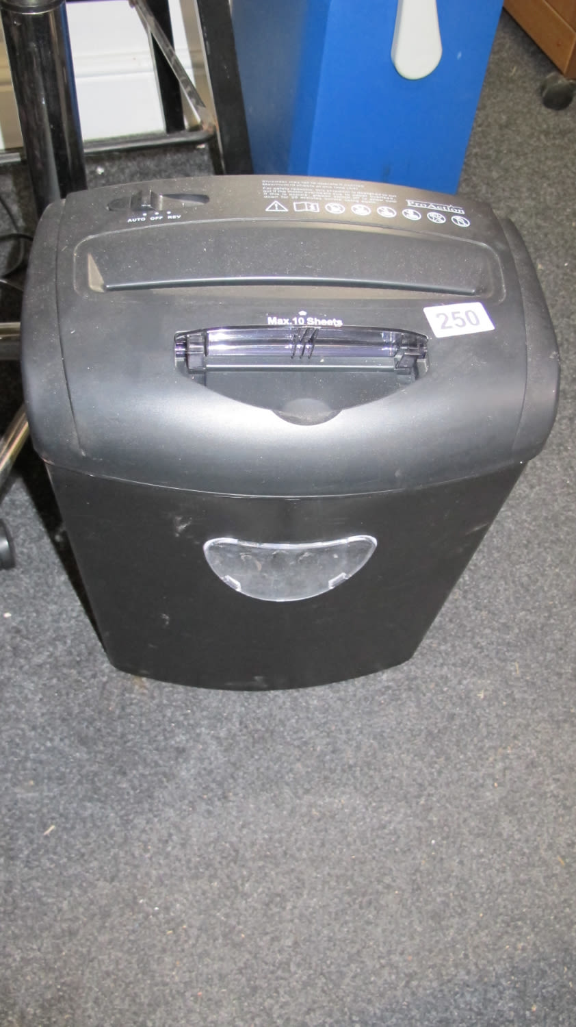 Lot 250: heavy duty Paper shredder that can shred CDS...